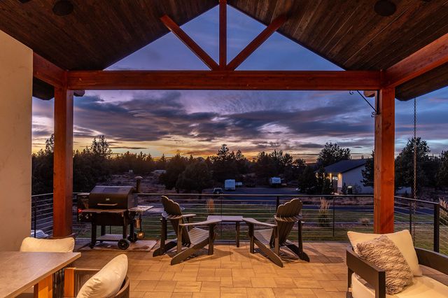 62825 Montara Drive, Bend, OR 97701