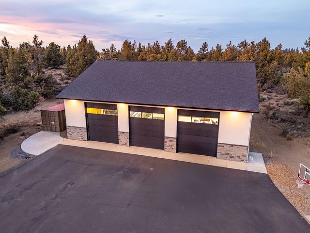 62825 Montara Drive, Bend, OR 97701