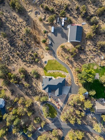 62825 Montara Drive, Bend, OR 97701