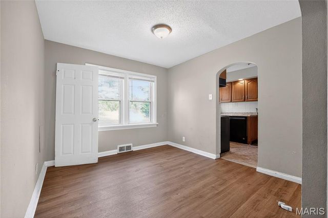 4701 Nelson Drive, St Louis, MO 63121