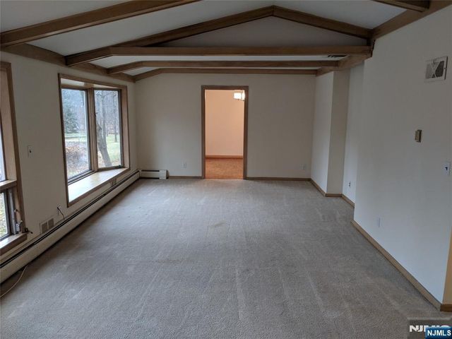 711 W SADDLE RIVER Road, Ho-ho-kus, NJ 07423