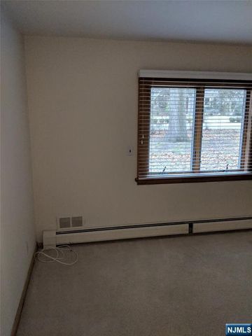 711 W SADDLE RIVER Road, Ho-ho-kus, NJ 07423