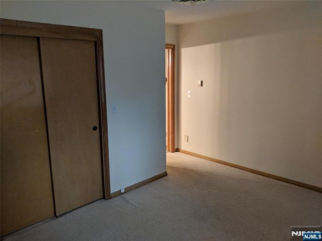 711 W SADDLE RIVER Road, Ho-ho-kus, NJ 07423