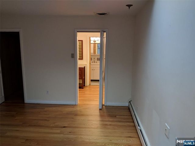 711 W SADDLE RIVER Road, Ho-ho-kus, NJ 07423