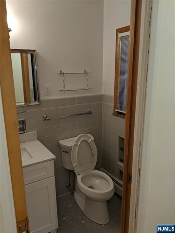 711 W SADDLE RIVER Road, Ho-ho-kus, NJ 07423