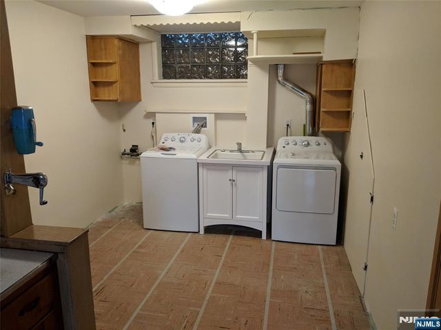 711 W SADDLE RIVER Road, Ho-ho-kus, NJ 07423