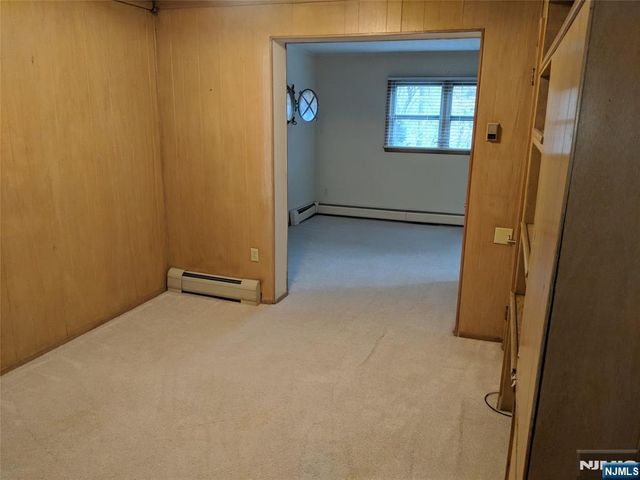 711 W SADDLE RIVER Road, Ho-ho-kus, NJ 07423