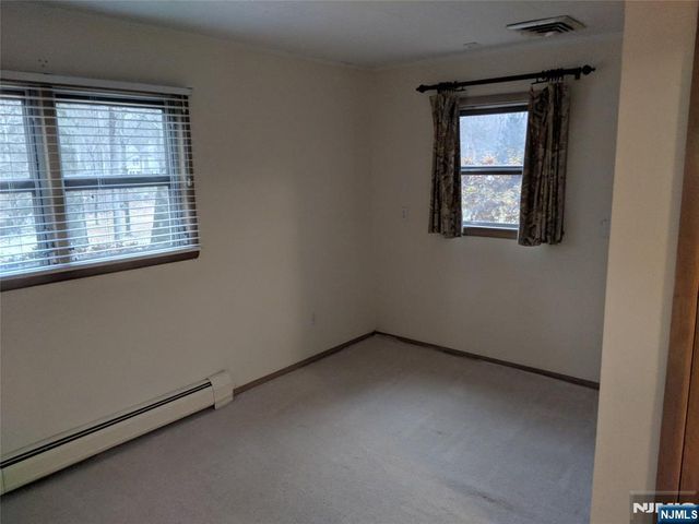 711 W SADDLE RIVER Road, Ho-ho-kus, NJ 07423