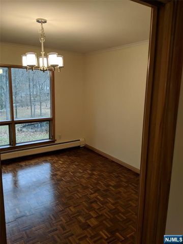 711 W SADDLE RIVER Road, Ho-ho-kus, NJ 07423