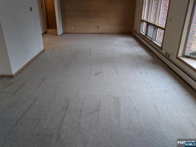 711 W SADDLE RIVER Road, Ho-ho-kus, NJ 07423