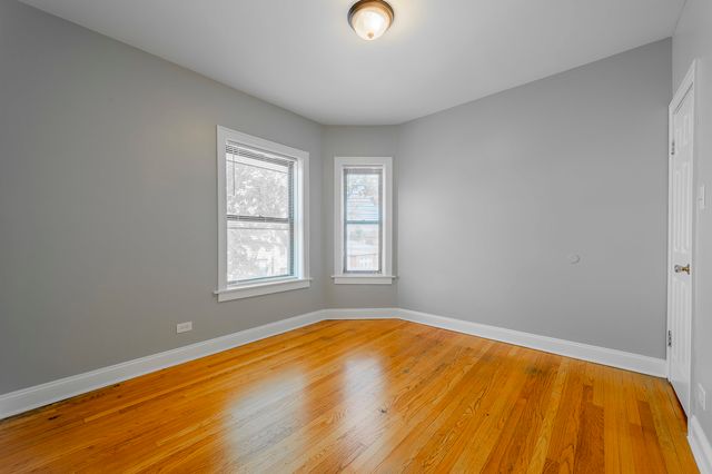 2056 W Arthur Avenue 3W, Chicago, IL 60645