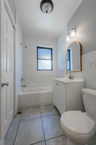 2056 W Arthur Avenue 3W, Chicago, IL 60645