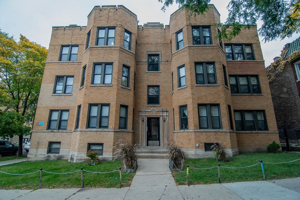 2056 W Arthur Avenue 3W, Chicago, IL 60645