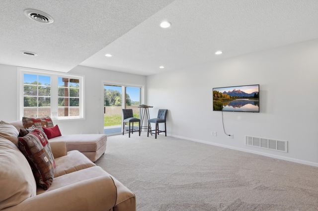 17424 Deerfield Drive SE, Prior Lake, MN 55372