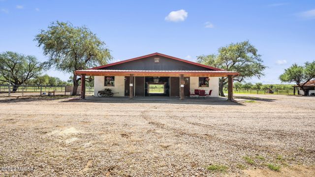 3155 W Elephant Head Road, Amado, AZ 85645