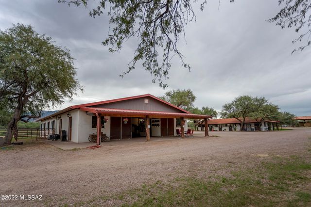 3155 W Elephant Head Road, Amado, AZ 85645