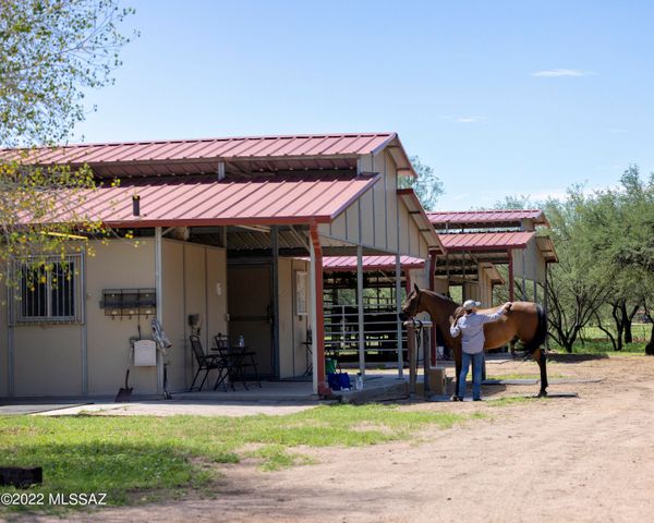 3155 W Elephant Head Road, Amado, AZ 85645