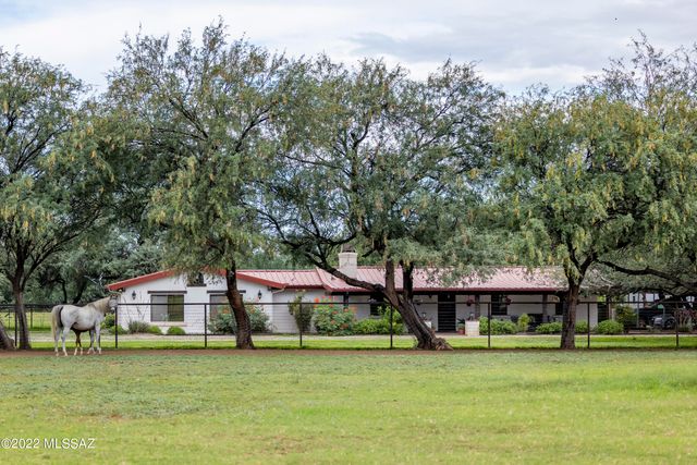 3155 W Elephant Head Road, Amado, AZ 85645