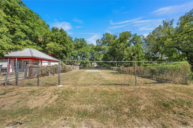 1003 E Clay Street, Waco, TX 76704