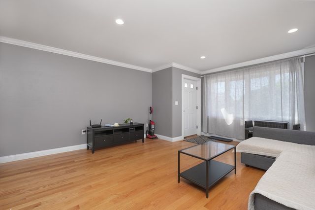 89 Overland 2, Waltham, MA 02451