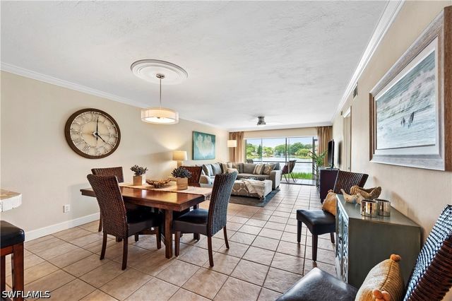 1250 Yesica Ann CIR E105, Naples, FL 34110
