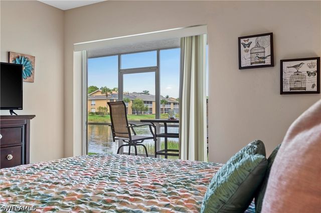 1250 Yesica Ann CIR E105, Naples, FL 34110