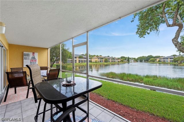 1250 Yesica Ann CIR E105, Naples, FL 34110