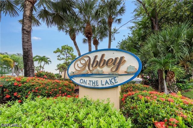 1250 Yesica Ann CIR E105, Naples, FL 34110