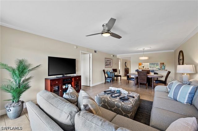 1250 Yesica Ann CIR E105, Naples, FL 34110