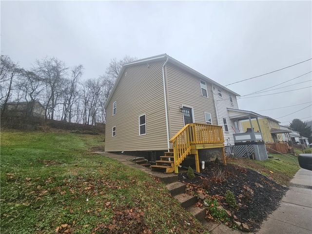 17 Hemlock St, Ellsworth Boro, PA 15331