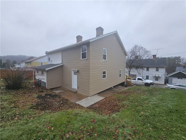 17 Hemlock St, Ellsworth Boro, PA 15331