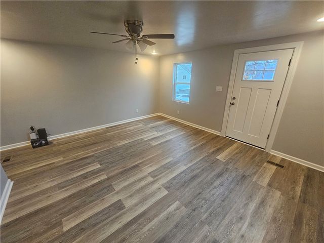 17 Hemlock St, Ellsworth Boro, PA 15331