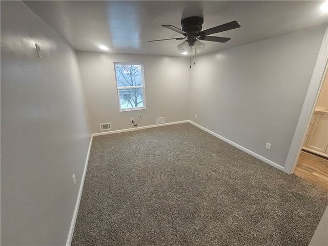 17 Hemlock St, Ellsworth Boro, PA 15331