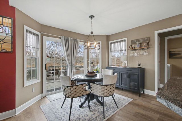 22 Covington Drive, Valparaiso, IN 46385