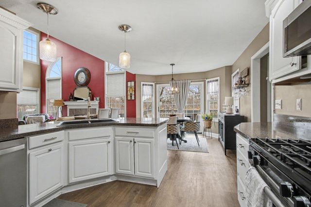 22 Covington Drive, Valparaiso, IN 46385