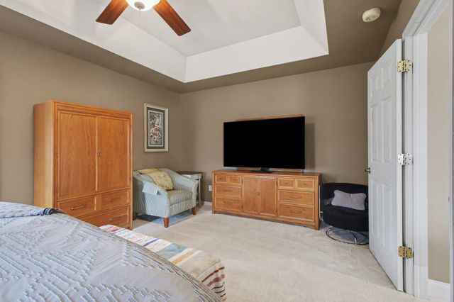 22 Covington Drive, Valparaiso, IN 46385