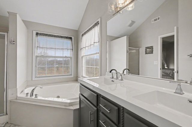 22 Covington Drive, Valparaiso, IN 46385