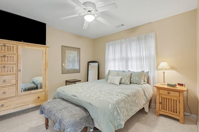 22 Covington Drive, Valparaiso, IN 46385