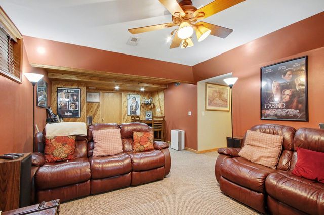 22 Covington Drive, Valparaiso, IN 46385