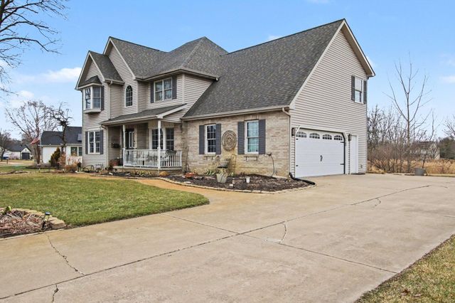 22 Covington Drive, Valparaiso, IN 46385