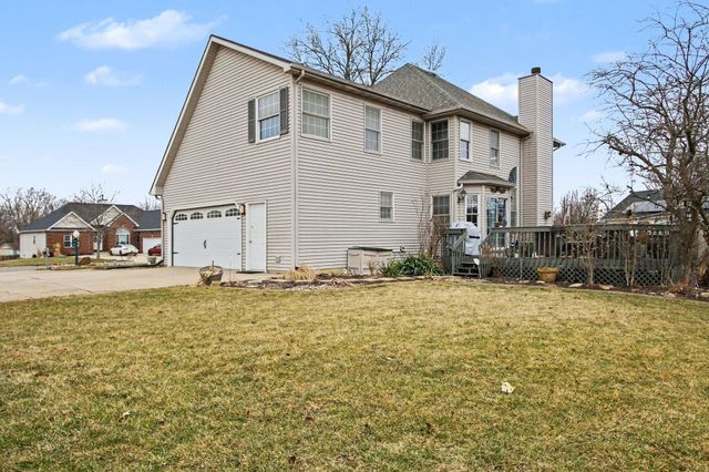 22 Covington Drive, Valparaiso, IN 46385