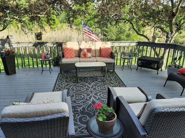 22 Covington Drive, Valparaiso, IN 46385