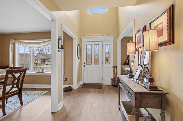 22 Covington Drive, Valparaiso, IN 46385