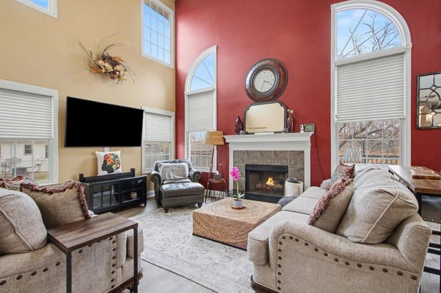 22 Covington Drive, Valparaiso, IN 46385