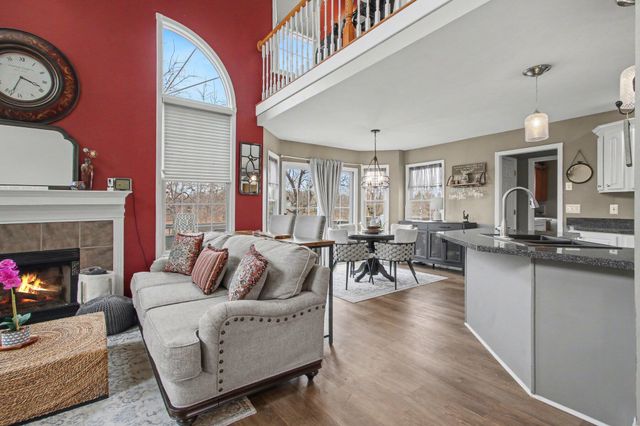 22 Covington Drive, Valparaiso, IN 46385