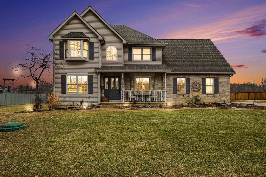 22 Covington Drive, Valparaiso, IN 46385