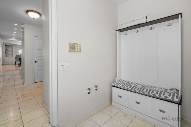 2432 Federal Court, Long Grove, IL 60047