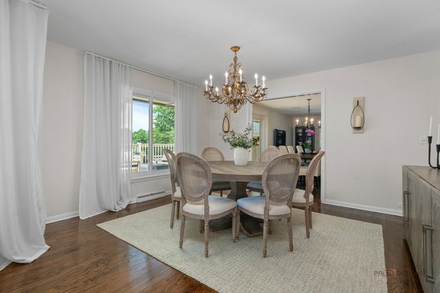2432 Federal Court, Long Grove, IL 60047