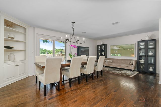 2432 Federal Court, Long Grove, IL 60047