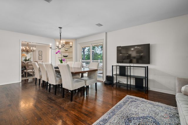 2432 Federal Court, Long Grove, IL 60047
